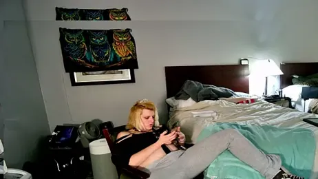 KITTYBOOBOOFUXX webcam model stream image