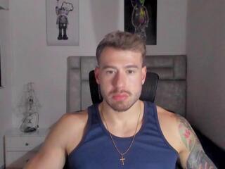 Mike Skip webcam model stream image