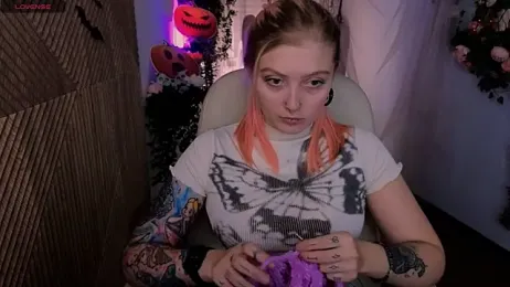 Kiki_shay webcam stripchat model stream image