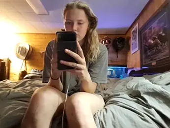 Ryan_and_Aurora webcam model stream image