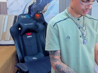 Riccie Pezzutti webcam model stream image