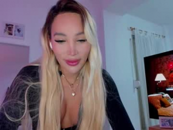 _viioletweekend_ webcam model stream image