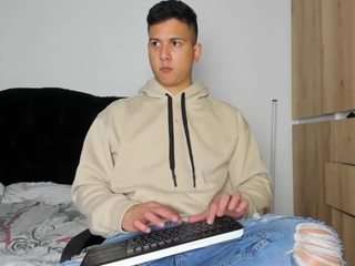 andrezalvarez webcam model stream image