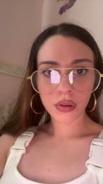 LeilaGrande webcam model stream image