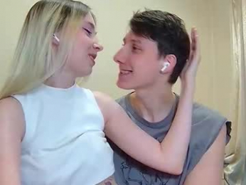 williamandmia webcam model stream image