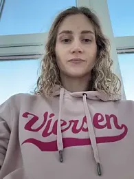 Feral_berry_8133 webcam model stream image