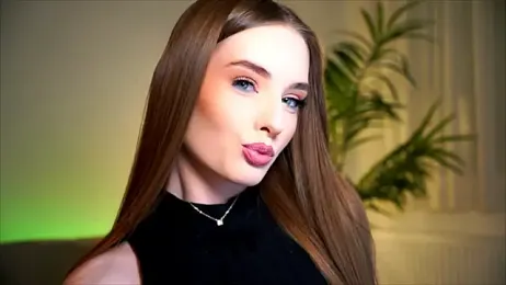 petitegonwiild webcam model stream image