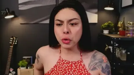 callmeLUNA webcam model stream image