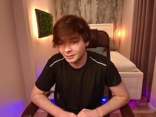 Hanzo Pulse webcam model stream image