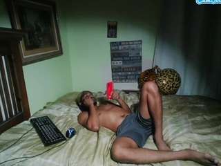 petetyn webcam model stream image