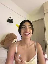 ZaraLuuv webcam model stream image