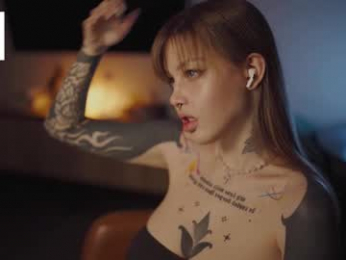 mileeena webcam model stream image