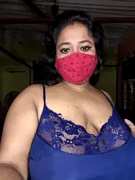 Smile-quien webcam model stream image