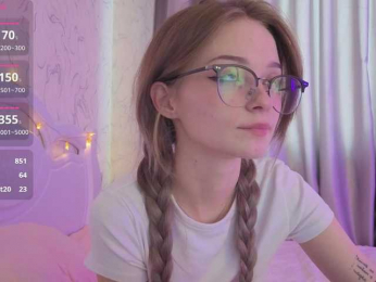 vialeta-baby webcam model stream image