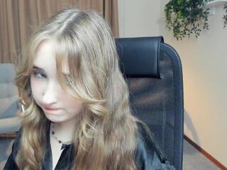 Yolande Miggins webcam model stream image