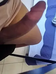 lucasdm17cm- webcam model stream image