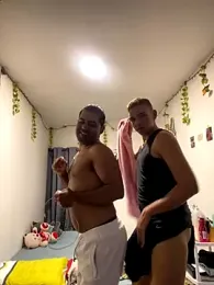 Dylams_maja webcam model stream image