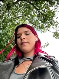 RiriRoseey webcam model stream image