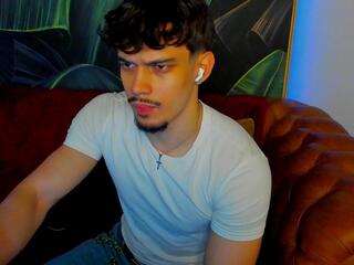 Ridge Hunter webcam model stream image