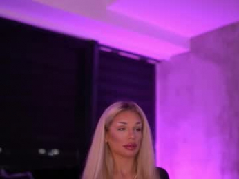 ivyrowa webcam chaturbate model stream image