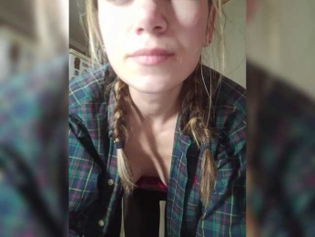 MilkyGirl webcam model stream image