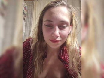 MilkyGirl webcam model stream image