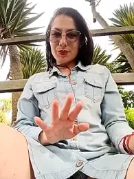 Mia_Love-3 webcam model stream image