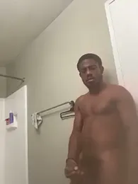 Zellyzelly2100 webcam model stream image