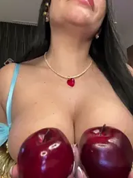 Abril10_ webcam model stream image