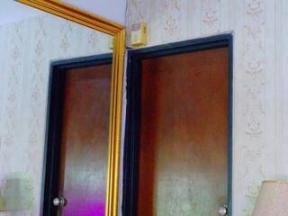 Tracy Bank webcam model stream image