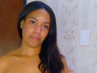 Tracy Bank webcam model stream image