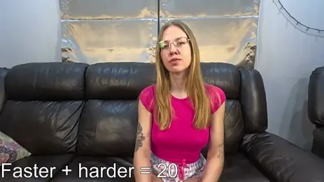 Lunalaely webcam model stream image