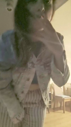 AlmaPagana webcam model stream image