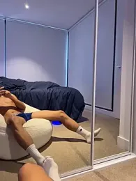 TheDomTop webcam model stream image