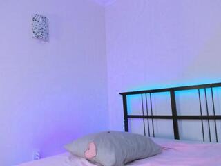 Flora Amber webcam model stream image