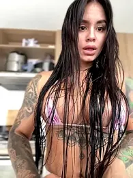 LaraHenao webcam model stream image