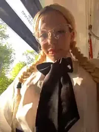 babydolll stripchat stream image