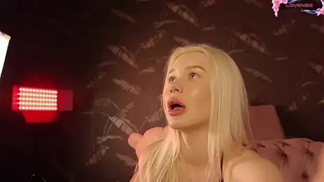 Lolly_girll stripchat stream image