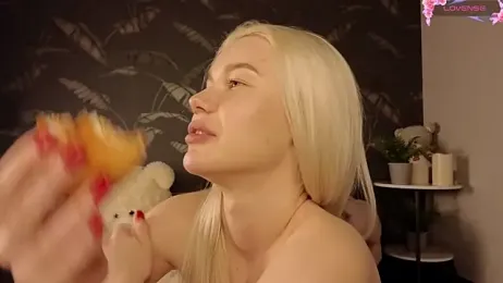 Lolly_girll stripchat stream image