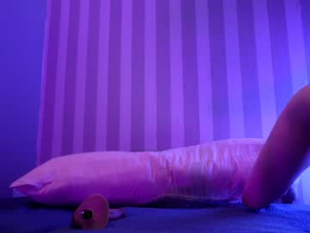 littlee33 chaturbate stream image