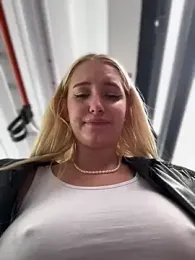 Milkyy_wway stripchat stream image