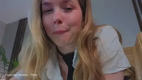 milly_shy stripchat stream image