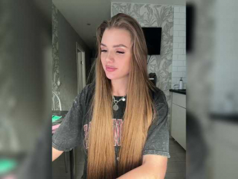 SweetyMia bongacams stream image