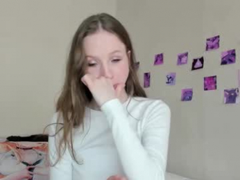 b4by_emilia chaturbate stream image