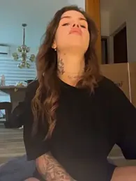 EmiliaCatalina stripchat stream image