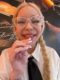 babydolll stripchat stream image