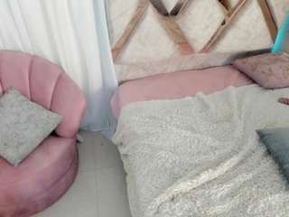 dana-curly camsoda stream image