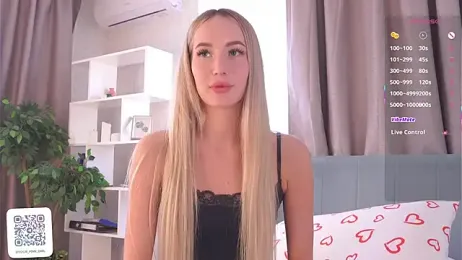 ChristalYork stripchat stream image