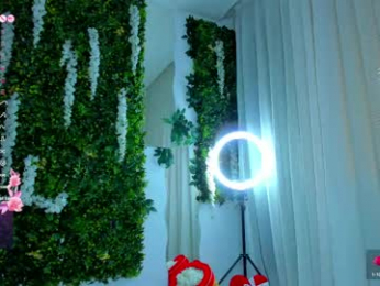 zinasquirts chaturbate stream image