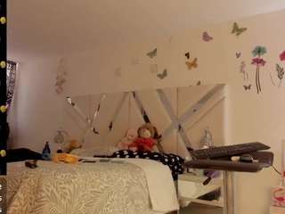 sexyzoee camsoda stream image